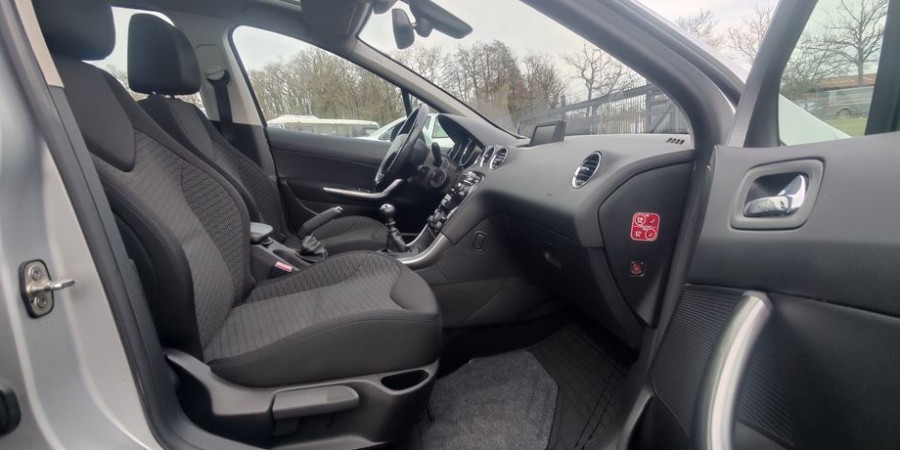 Peugeot 308 I PHASE 2 1.6 HDI 112 CV / ALLURE