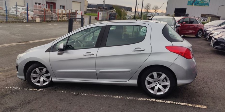 Peugeot 308 I PHASE 2 1.6 HDI 112 CV / ALLURE