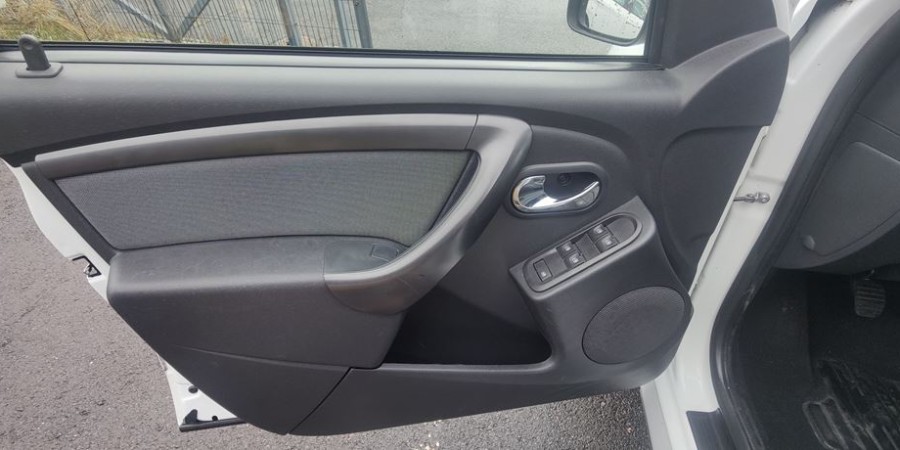 Dacia Duster PHASE 2 4X2 1.5 DCI 110 CV / BLACK TOUCH