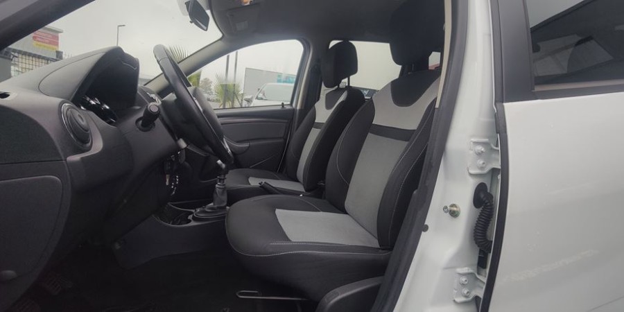 Dacia Duster PHASE 2 4X2 1.5 DCI 110 CV / BLACK TOUCH