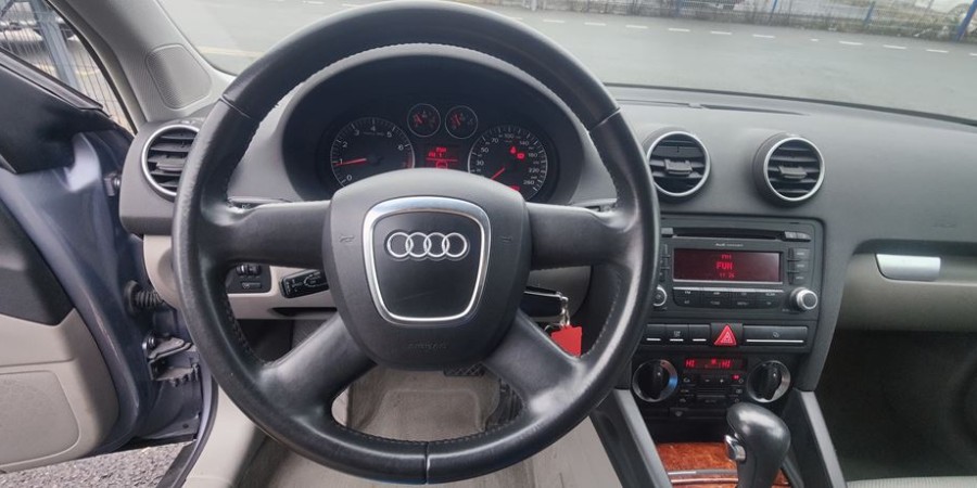 Audi A3 sportback TIPTRONIC 1.6L 102 CV / AMBIANTE