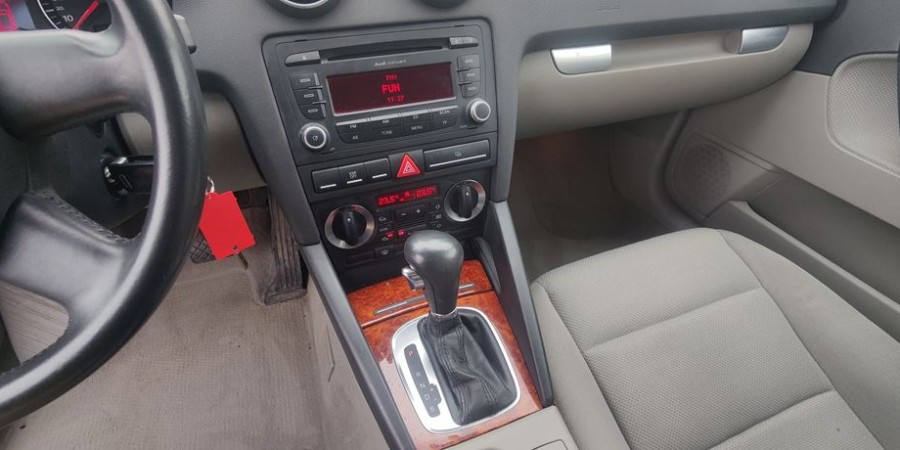 Audi A3 sportback TIPTRONIC 1.6L 102 CV / AMBIANTE