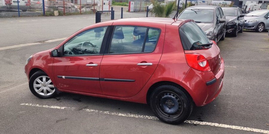 Renault Clio III 1.6 L 90 CV / EDITION DYNAMIQU