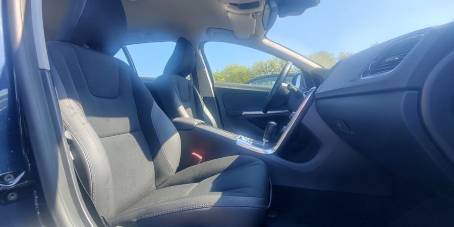 Volvo V60 II MOMENTUM AUTOMATIQUE 2.0T 203 CV