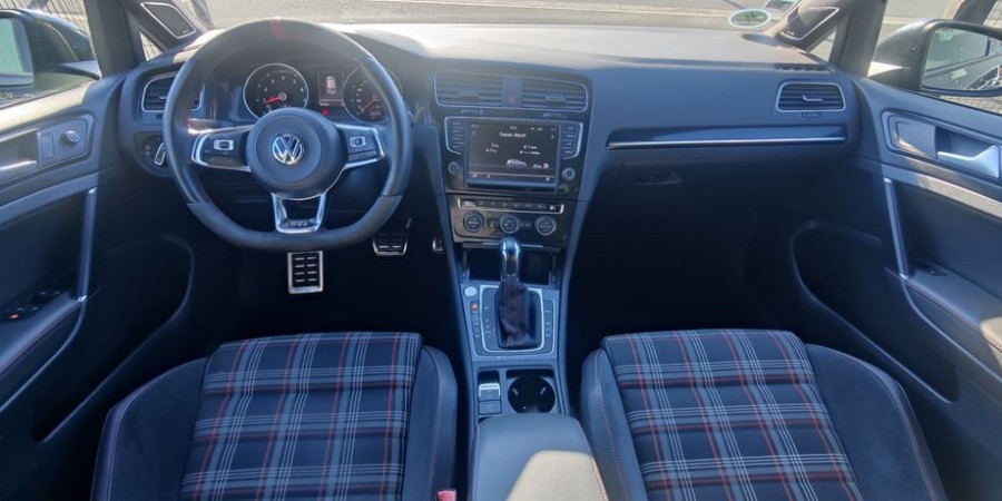 Volkswagen Golf VII GTI DYNAUDIO / DCC 2.0 TSI 230 DSG6 PACK PERFOR