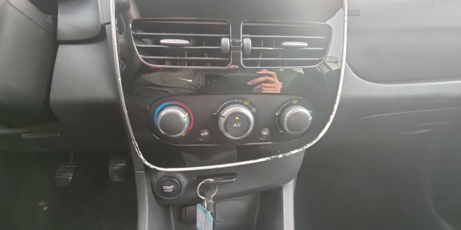 Renault Clio IV SOCIETE 1.5 DCI 75 CV / AIR MEDIA NAV