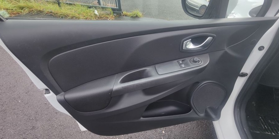 Renault Clio IV SOCIETE 1.5 DCI 75 CV / AIR MEDIA NAV