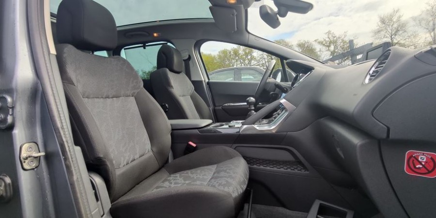 Peugeot 3008 1.6 HDI 112 CV / ALLURE