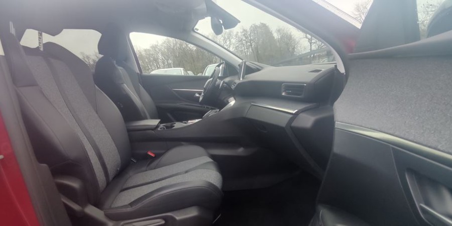 Peugeot 3008 1.6 BLUE-HDI 120 EAT6 / ALLUR