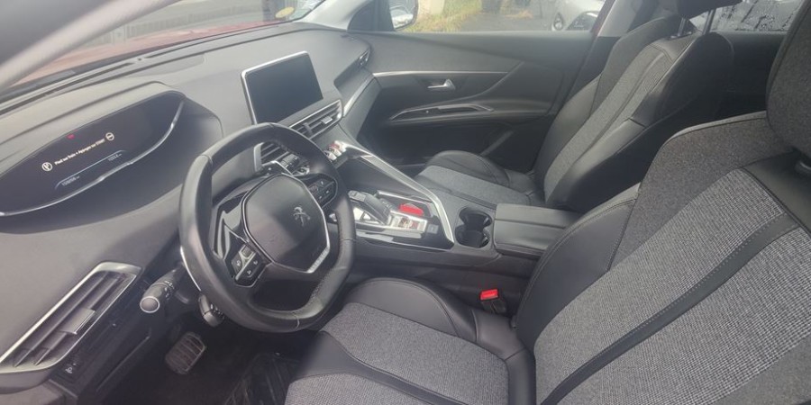 Peugeot 3008 1.6 BLUE-HDI 120 EAT6 / ALLUR