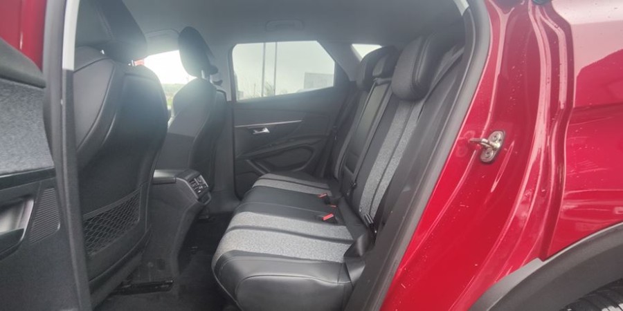 Peugeot 3008 1.6 BLUE-HDI 120 EAT6 / ALLUR