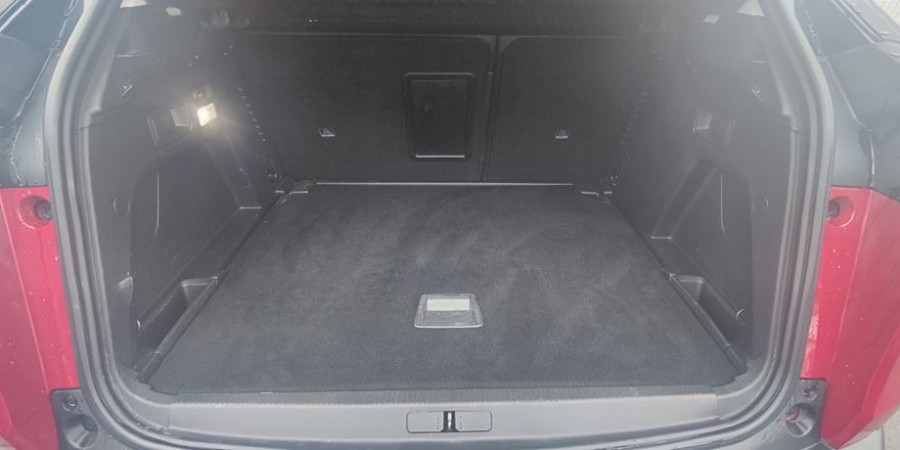 Peugeot 3008 1.6 BLUE-HDI 120 EAT6 / ALLUR