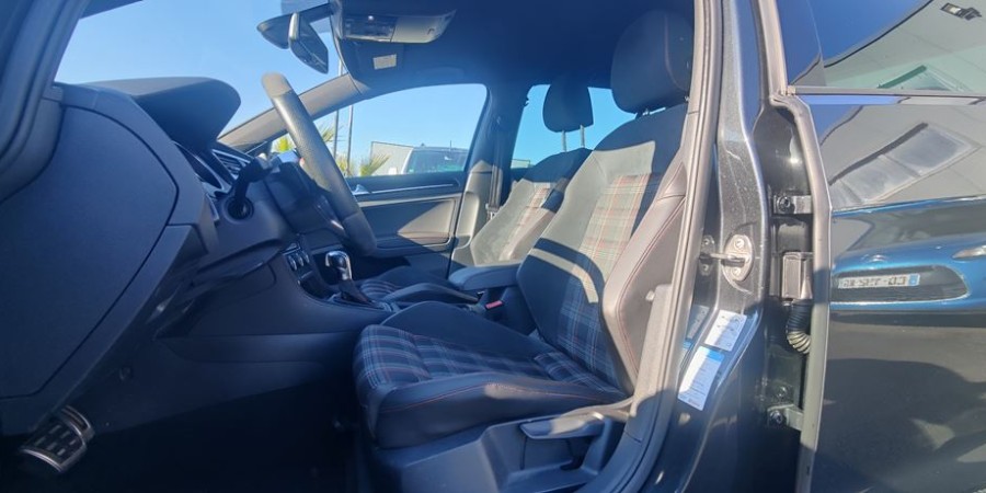 Volkswagen Golf VII GTI DYNAUDIO / DCC 2.0 TSI 230 DSG6 PACK PERFOR