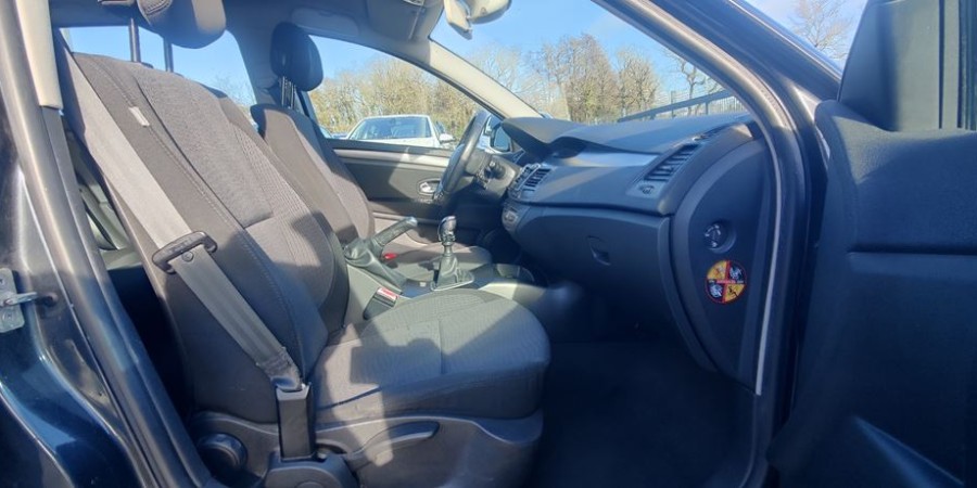 Renault Laguna Estate III PHASE 1 2.0 DCI 130 CV