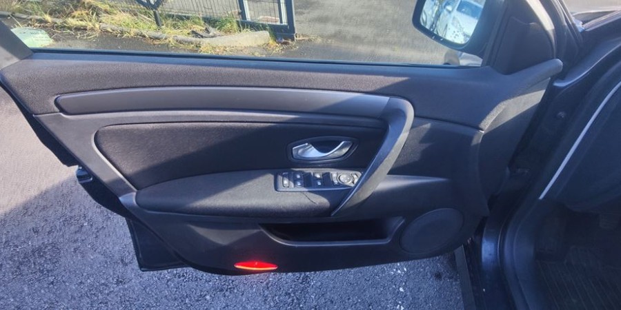 Renault Laguna Estate III PHASE 1 2.0 DCI 130 CV