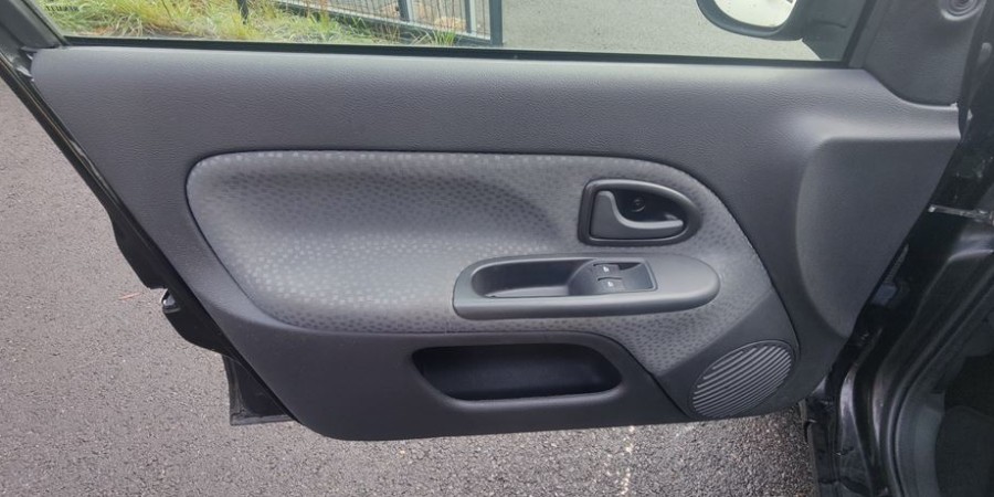 Renault Clio II CAMPUS 1.2 L 75 CV / AUTHENTIQUE