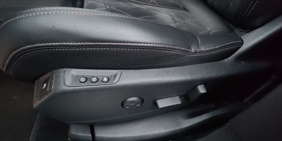 Peugeot 5008 II EAT6 S&S ALCANTARA 2.0 BLUE-HDI 180 / GT PACK