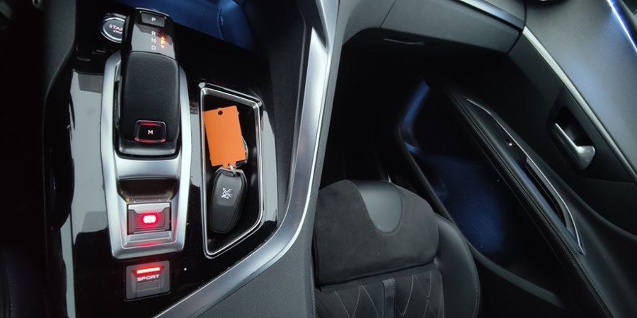 Peugeot 5008 II EAT6 S&S ALCANTARA 2.0 BLUE-HDI 180 / GT PACK