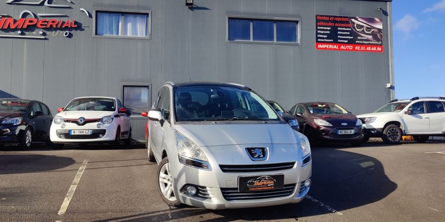 Peugeot 5008 1.6 HDI 110 CV / ALLURE