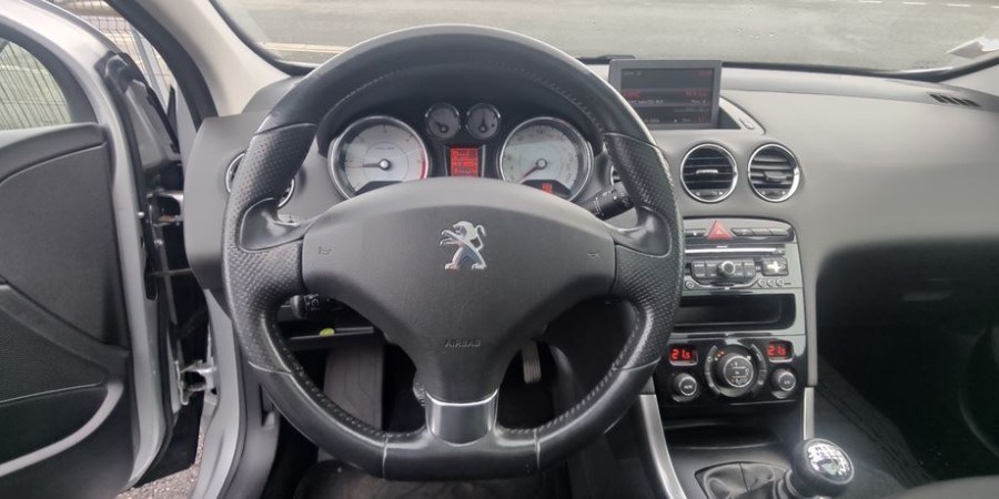 Peugeot 308 I PHASE 2 1.6 HDI 112 CV / ALLURE