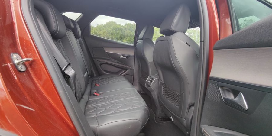 Peugeot 3008 II S&S EAT6 2.0 BLUE-HDI 180 / GT