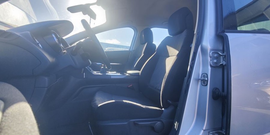 Peugeot 3008 1.6 HDI 110 CV / PREMIUM