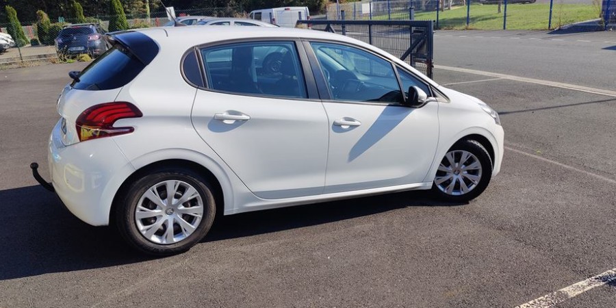 Peugeot 208 PHASE 2 JEUNE PERMIS 1.6 BLUEHDI 75 CV S&S / ACTIVE