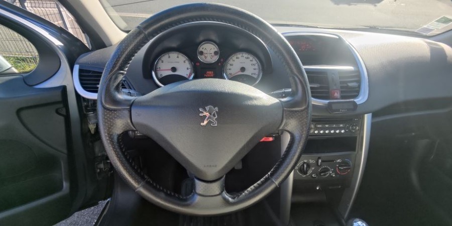 Peugeot 207 TRENDY 1.4 VTI 95 CV