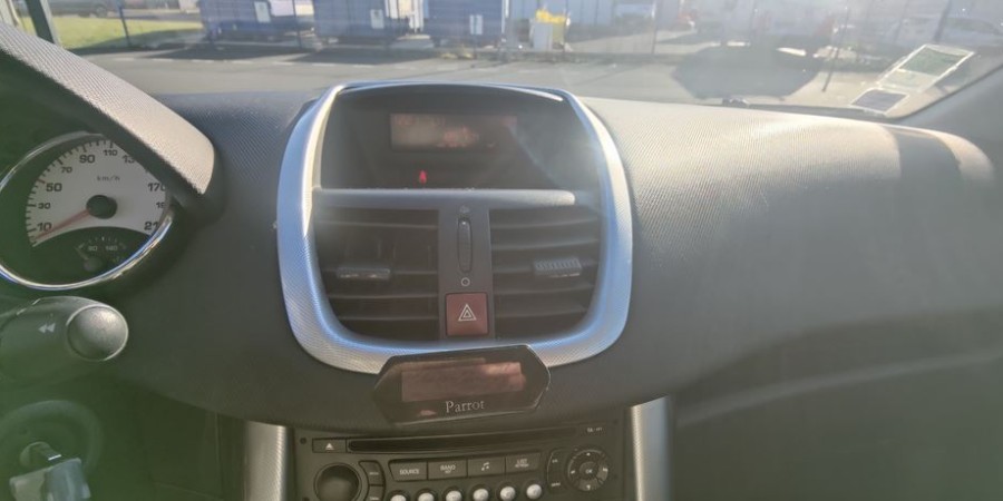 Peugeot 207 TRENDY 1.4 VTI 95 CV