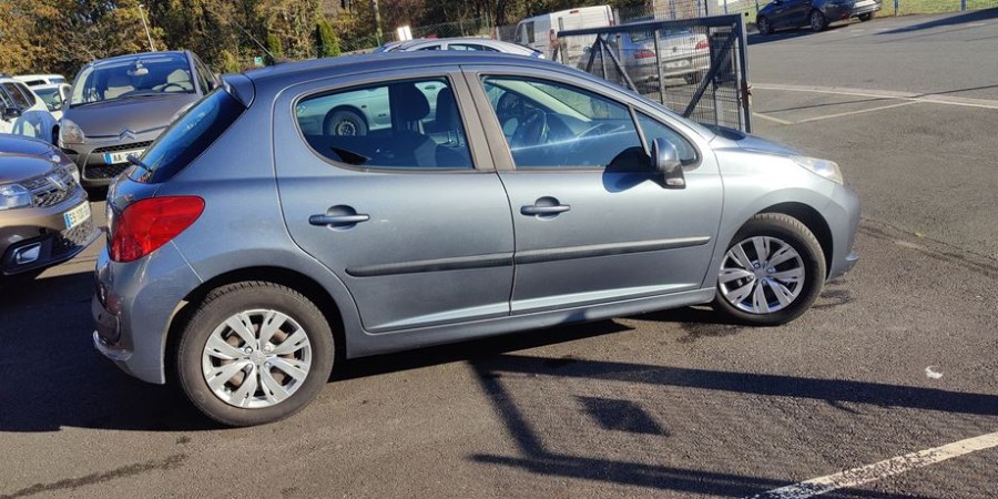 Peugeot 207 TRENDY 1.4 VTI 95 CV