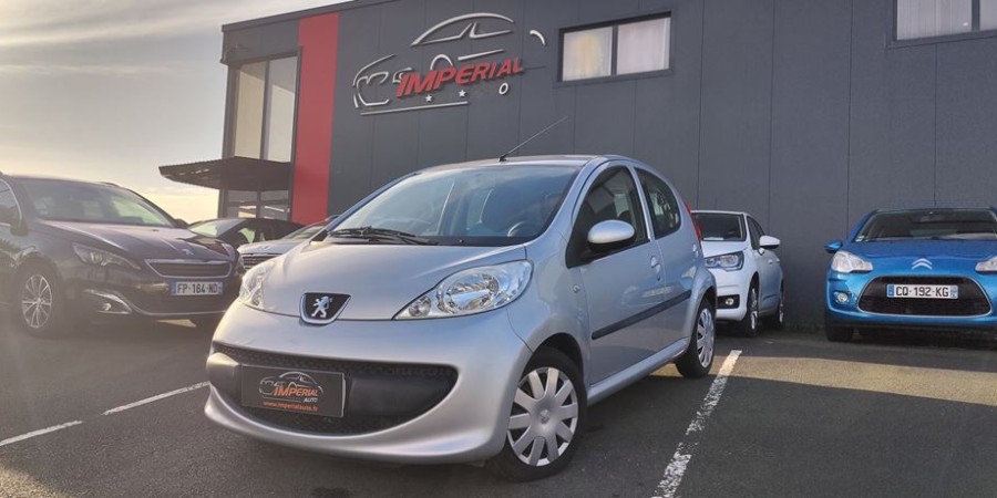Peugeot 107 1ERE MAIN 1.0L 70 / URBAN MOVE