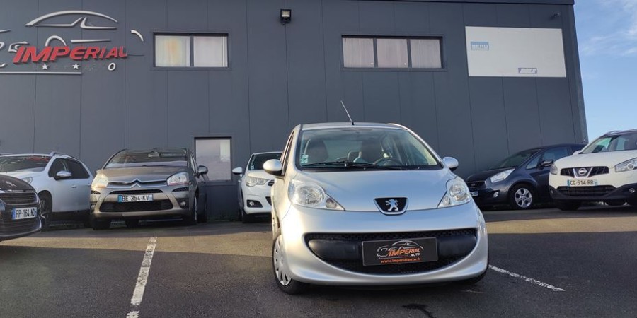 Peugeot 107 1ERE MAIN 1.0L 70 / URBAN MOVE