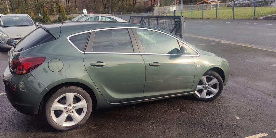 Opel Astra J / KIT CHAINE NEUF 1.4I TURBO 140