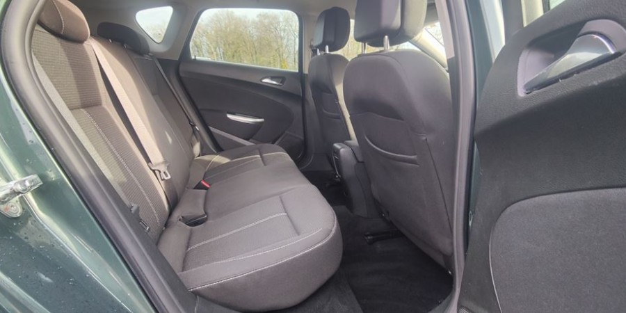 Opel Astra J / KIT CHAINE NEUF 1.4I TURBO 140