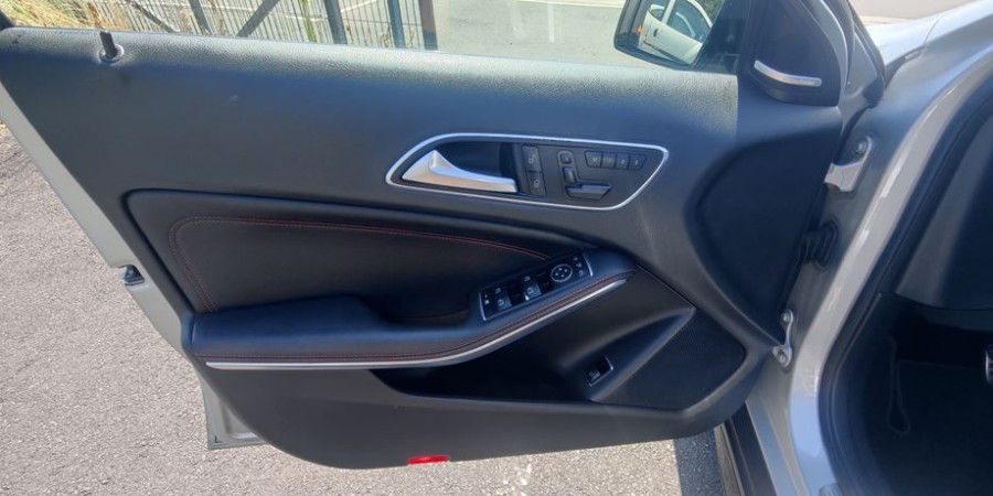 Mercedes A 45 GLA AMG 4 MATIC 2.0 L TURBO 360 CV / HARMAN KA