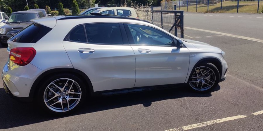 Mercedes A 45 GLA AMG 4 MATIC 2.0 L TURBO 360 CV / HARMAN KA