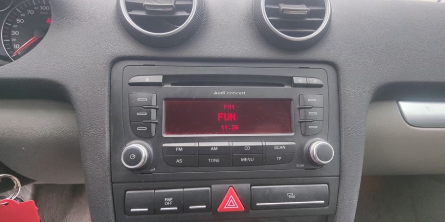 Audi A3 sportback 1.6 I 102 CV / AMBIANTE TIPTRO