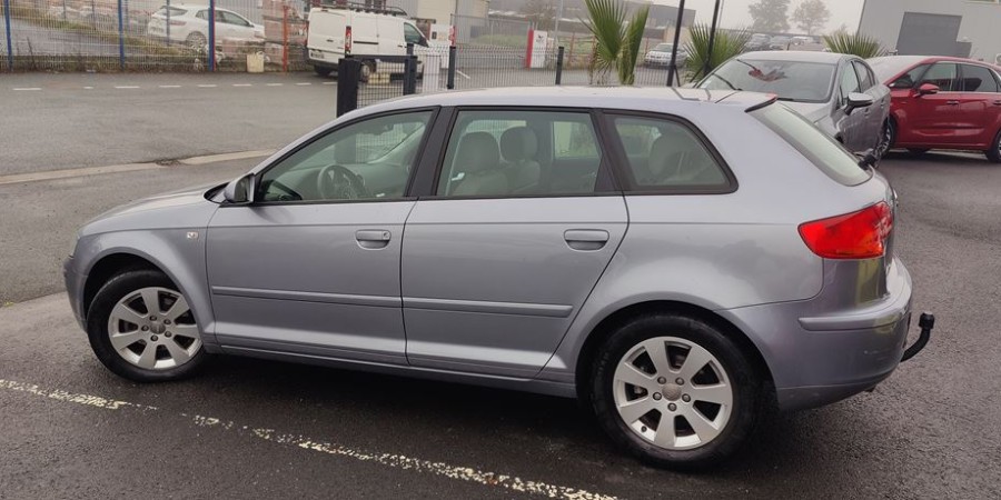 Audi A3 sportback 1.6 I 102 CV / AMBIANTE TIPTRO