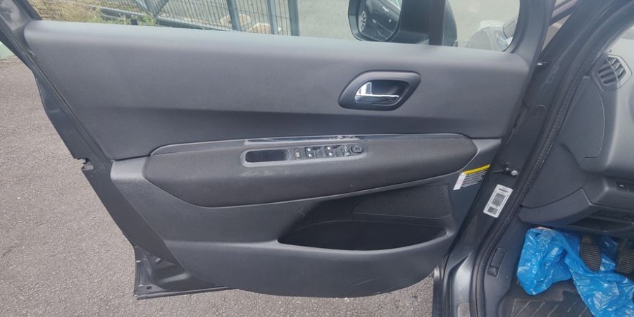 Peugeot 5008 1.6 HDI 112 CV / PACK BUSINESS