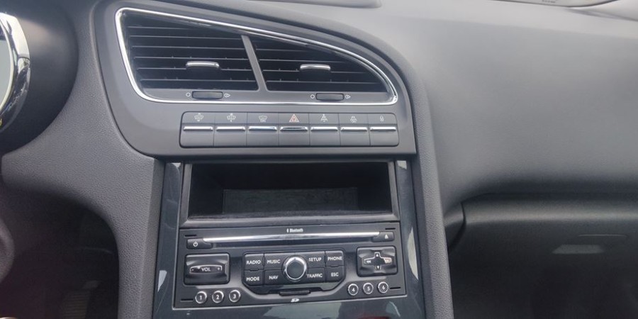 Peugeot 5008 1.6 HDI 112 CV / PACK BUSINESS