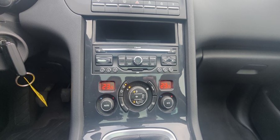 Peugeot 5008 1.6 HDI 112 CV / PACK BUSINESS