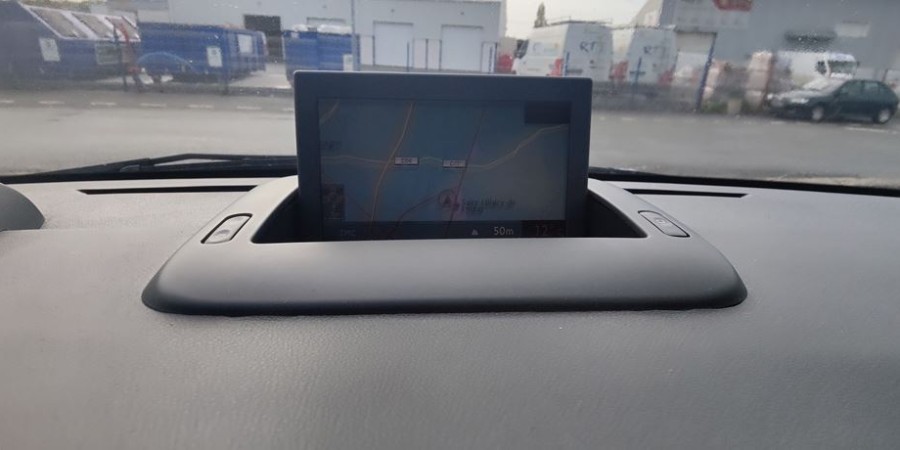 Peugeot 3008 1.6 HDI 112 CV / ALLURE