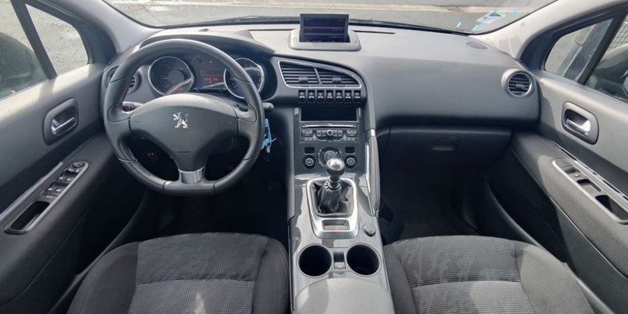Peugeot 3008 1.6 HDI 112 CV / ALLURE