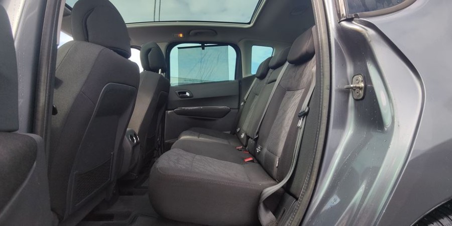 Peugeot 3008 1.6 HDI 112 CV / ALLURE