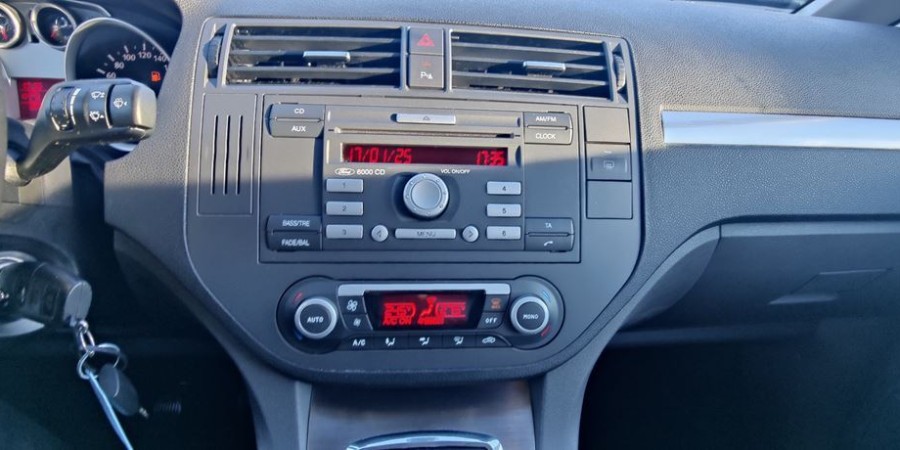 Ford Focus C-Max 2.0 I 145 16V / TITANIUM