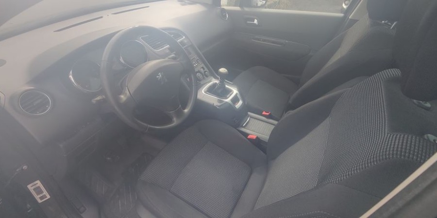 Peugeot 5008 1.6 HDI 112 CV / PREMIUM