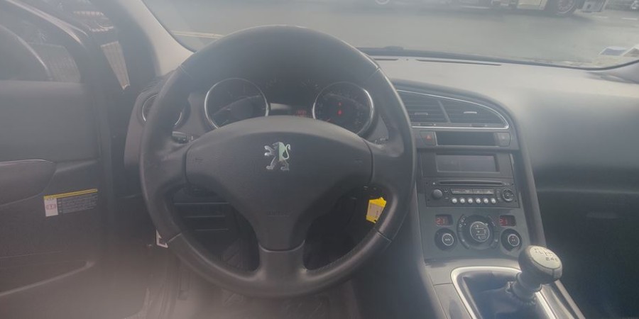 Peugeot 5008 1.6 HDI 112 CV / PREMIUM