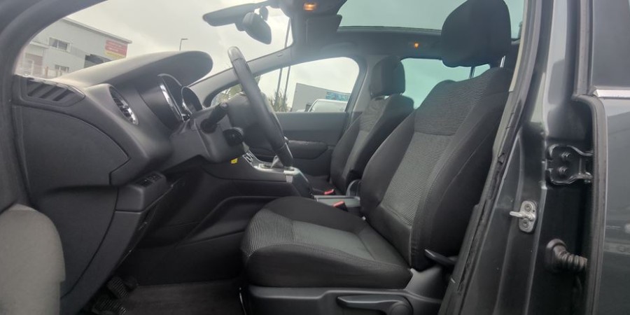 Peugeot 5008 1.6 HDI 112 CV / PREMIUM