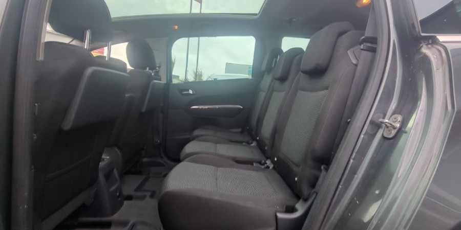 Peugeot 5008 1.6 HDI 112 CV / PREMIUM