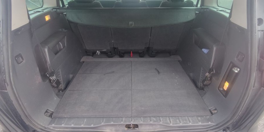 Peugeot 5008 1.6 HDI 112 CV / PREMIUM